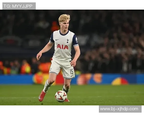 求战心切，贝里瓦尔回绝因脑震荡被换下并一度推搡热刺队医